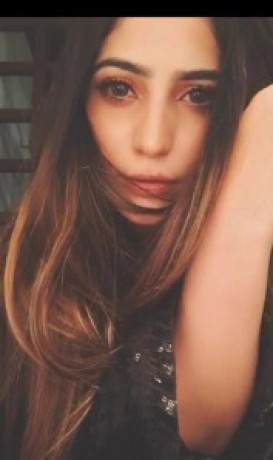 Zunaira - Gorgeous Call Girl in Gulberg Karachi

