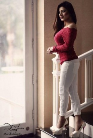 Nimra - Luxury Escort in Shahrah-e-Faisal Karachi

